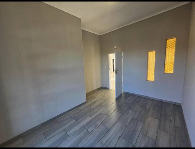 4 BEDROOM HOUSE FOR SALE IN BASSONIA